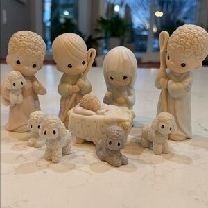 Precious Moments Nativity Figurine 9 Piece Set